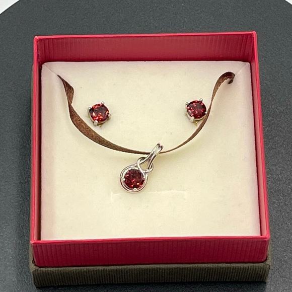 Angara Sterling Silver 925 Garnet Knot Pendant and Stud Earring Set July New - Picture 3 of 12
